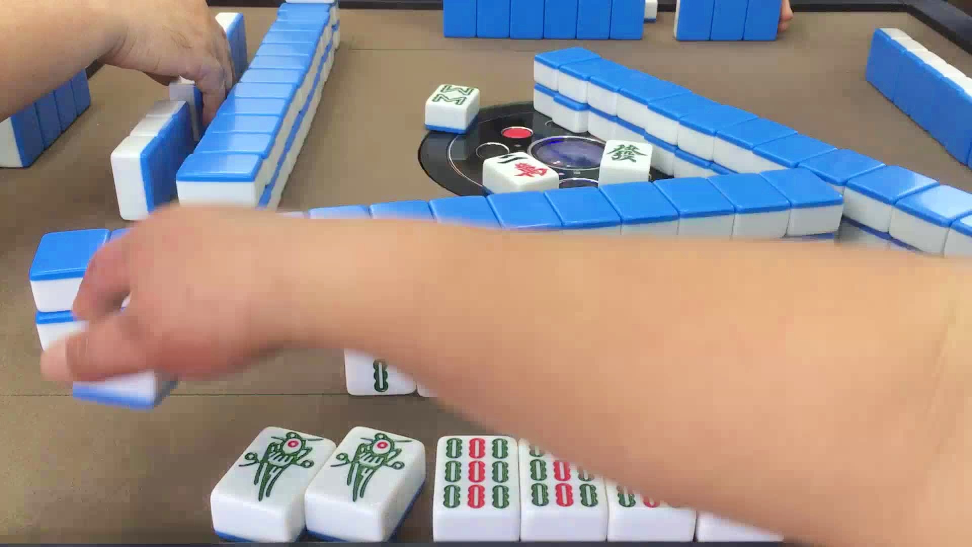 火爆全网!湖南麻将真的有开挂的手法吗!其实确实有挂