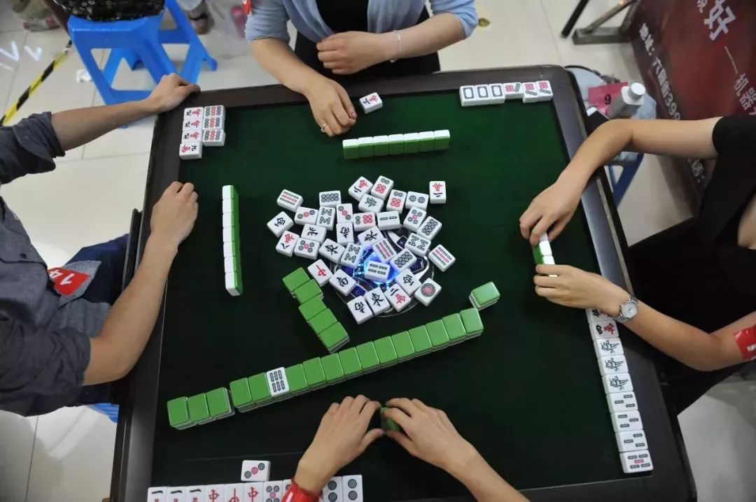 新教你‘‘友友广西麻将开挂视频—真实可以装挂