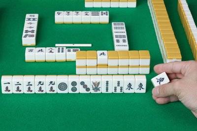 大神教教你！决胜麻将游戏确实真的有挂(十打九赢的打法)