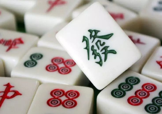 2分钟秒懂！微信打麻将其实是有挂的(软件只赢不输)